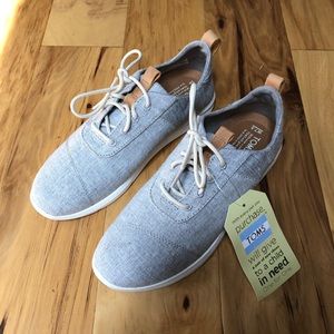 TOMS NWT Drizzle grey chambray sneaker
